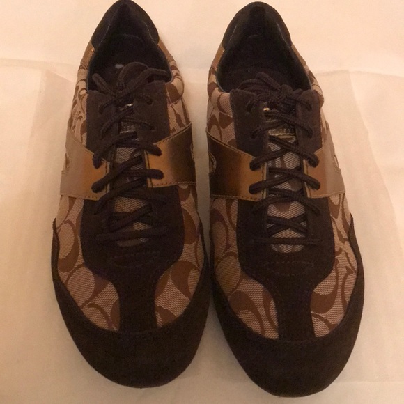 Shoes - Picture 1 of 3